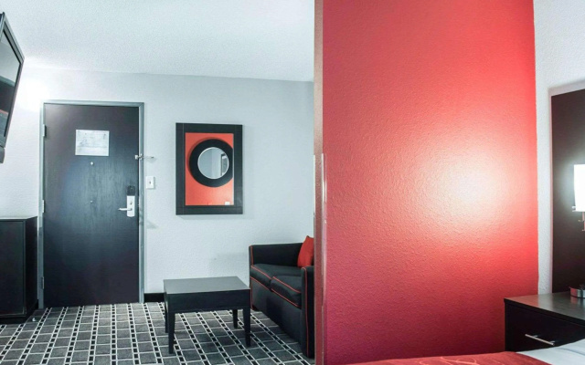 photo 4 of Comfort Suites Nashville Airport - BNA