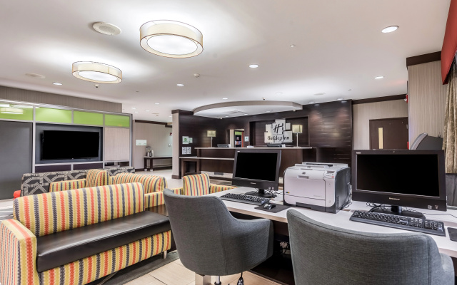 photo 4 of Holiday Inn Indianapolis Downtown by IHG