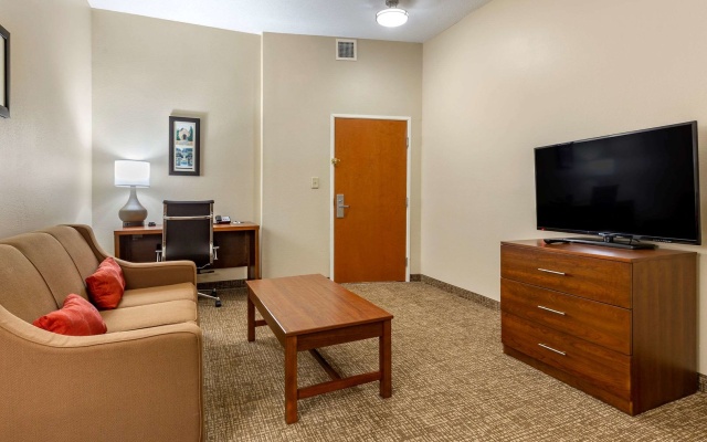 photo 4 of Comfort Suites Clayton - Garner