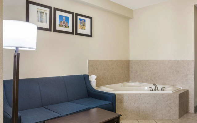 photo 5 of Comfort Suites Forsyth near I-75