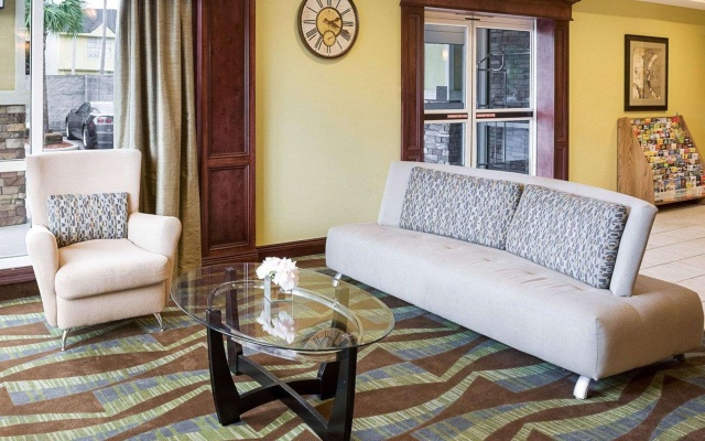 photo 3 of Comfort Suites Harvey - New Orleans West