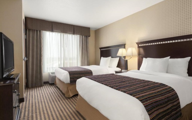 photo 5 of University Hotel - Davis Area by IHG