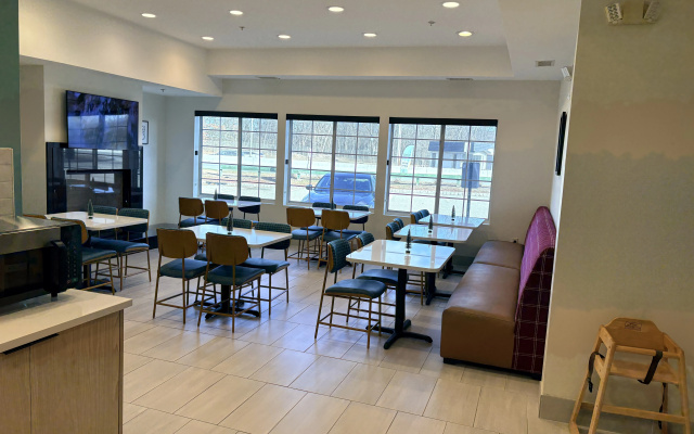 photo 3 of Comfort Suites Mahwah - Paramus
