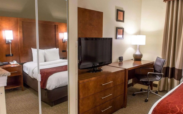 photo 5 of Comfort Suites Newark - Harrison