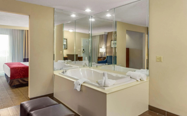 photo 5 of Comfort Suites Oakbrook Terrace near Oakbrook Center