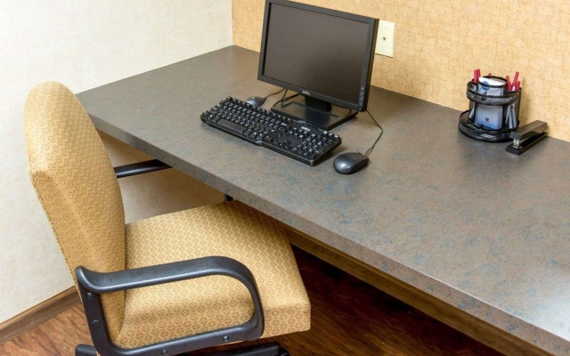 photo 3 of Comfort Suites Grand Rapids South