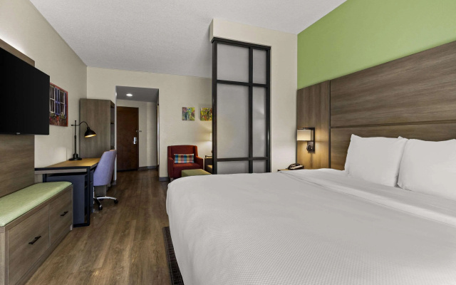 photo 4 of Comfort Suites Charleston West Ashley