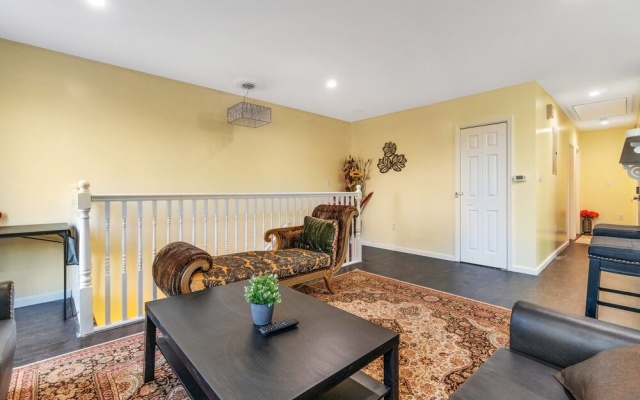 photo 3 of Comfy Queens Home - Just Minutes From Jfk Airport! 3 Bedroom Apts by Redawning