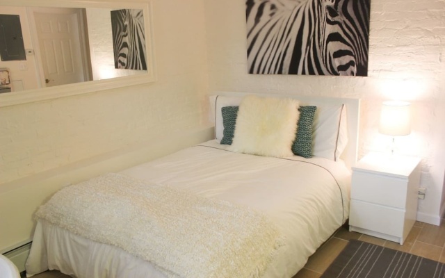 photo 2 of Comfy Studio in Boston's Back Bay Near Fenway Park