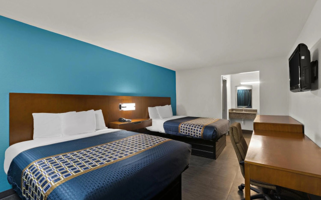 photo 4 of Rodeway Inn Commerce