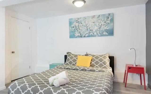photo 2 of Commercial Homes - Private rooms w Shared bath downtown SFO
