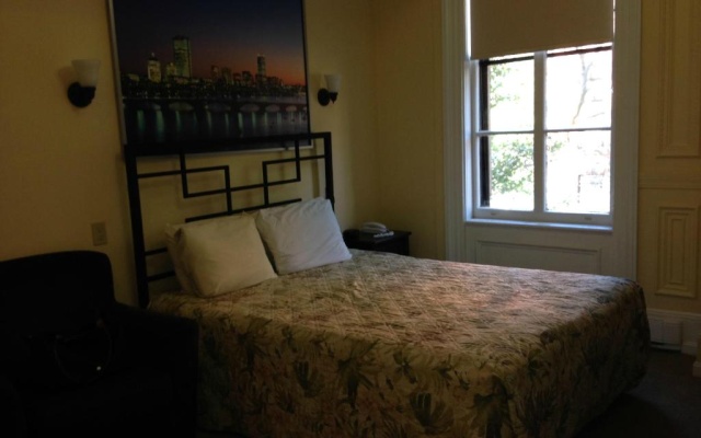 photo 3 of Commonwealth Court Guest House