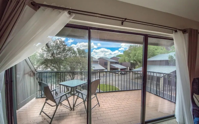 photo 5 of De Comal Cw C101 2 Bedroom Condo by RedAwning