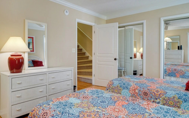 photo 4 of Condo w/ 2 Decks - Steps to Wrightsville Beach!