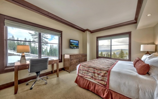 photo 5 of 3 Bedroom Private -Tons Of Amenities Condo by RedAwning
