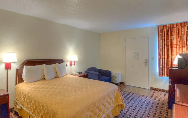 photo 2 of Continental Inn Charlotte