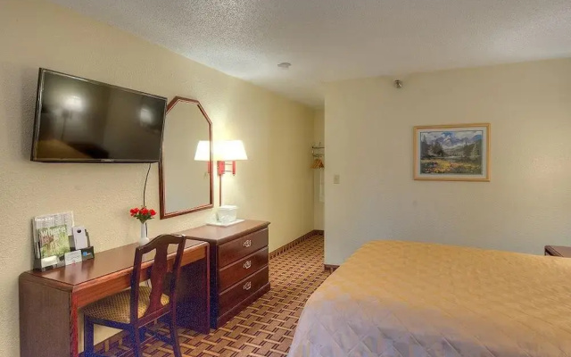 photo 3 of Continental Inn Charlotte