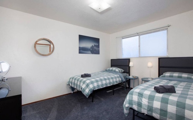 photo 2 of Convenient 2 bedroom, walk to Bart, 10 min to Berkeley