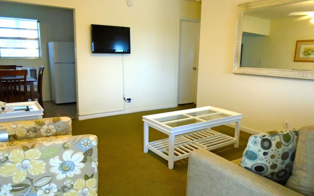 photo 5 of Coral Key Inn