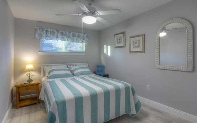 photo 2 of Coronado Arms B7 by Ocean Properties