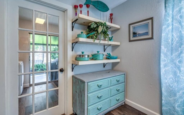 photo 3 of Cortez Gardens Cottage 15, Renovated and close to Beach, 3-Bed, 2-Bath 10 People