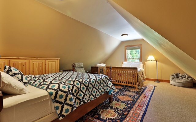 photo 4 of Cortina Mountain Chalet - Outdoor Hot Tub - Close To Pico And Killington Mountains 3 Bedroom Home