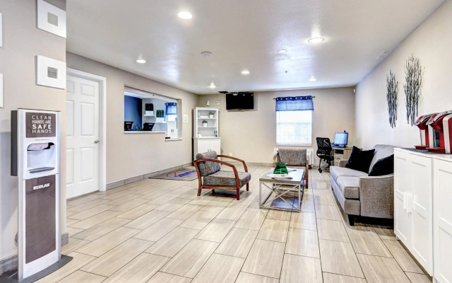 photo 3 of Suburban Studios Westminster Denver North