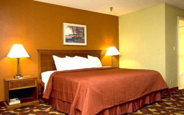 photo 2 of Country Hearth Inn & Suites Kansas City