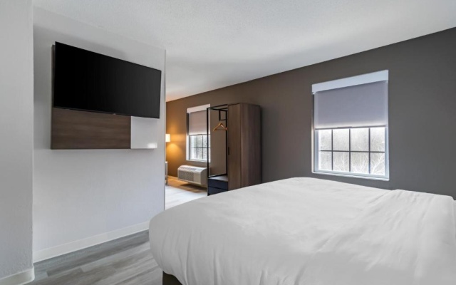 photo 5 of Comfort Inn & Suites Lexington