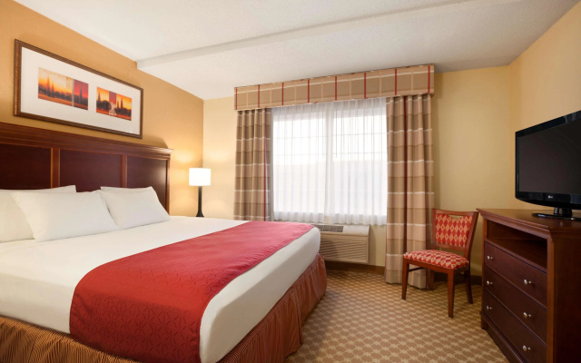 photo 2 of Country Inn & Suites by Radisson, Kalamazoo, MI