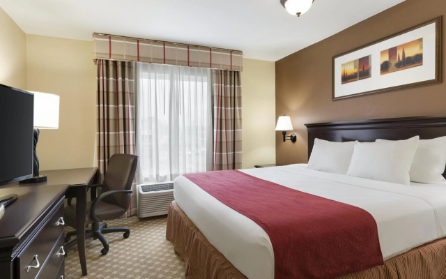 photo 3 of Country Inn & Suites by Radisson, Asheville - Outlet Mall