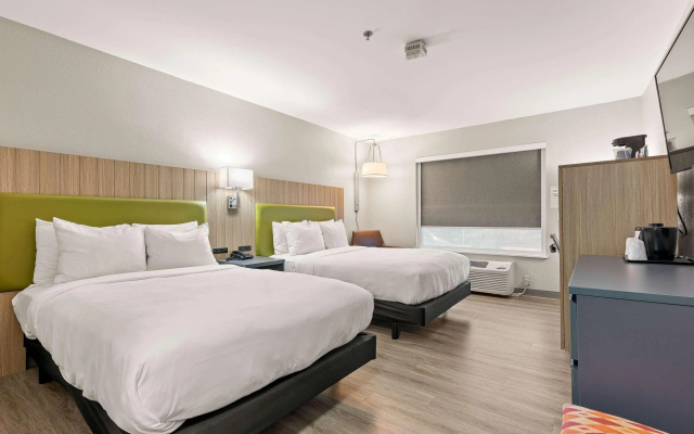photo 5 of Country Inn & Suites by Radisson, Asheville - Outlet Mall