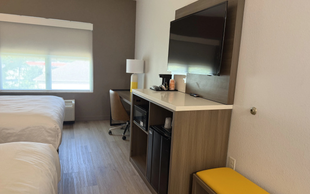 photo 4 of Country Inn & Suites by Radisson, Concord (Kannapolis), NC