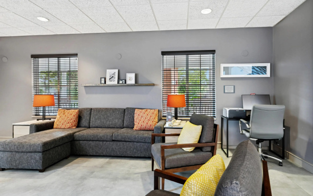photo 3 of Country Inn & Suites by Radisson, Covington, LA