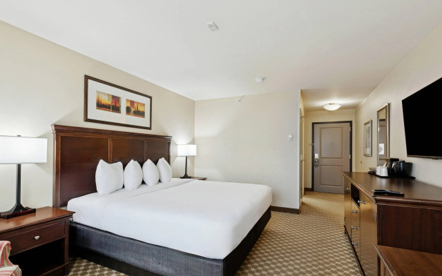 photo 4 of Country Inn & Suites by Radisson, Covington, LA