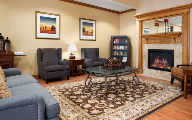 photo 3 of Comfort Inn & Suites Cuyahoga Falls - Akron