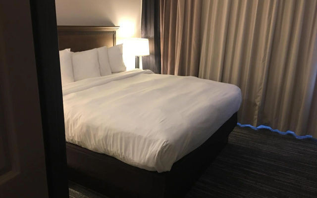 photo 2 of Country Inn & Suites by Radisson, Grand Rapids East, MI