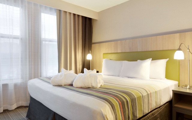 photo 5 of Country Inn & Suites by Radisson, Bloomington at Mall of America, MN