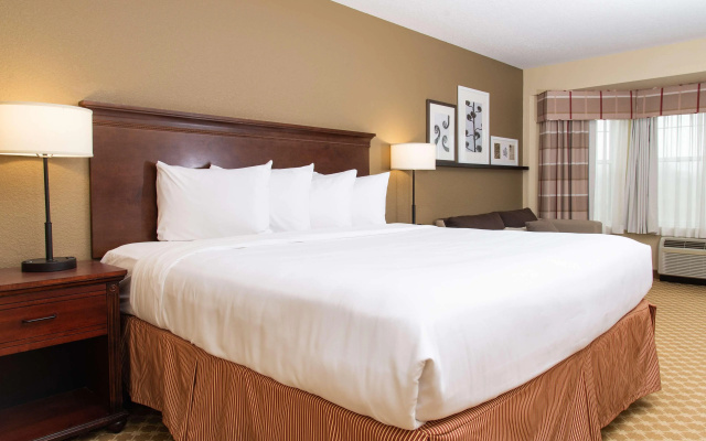 photo 3 of Country Inn & Suites by Radisson, Milwaukee West (Brookfield), WI