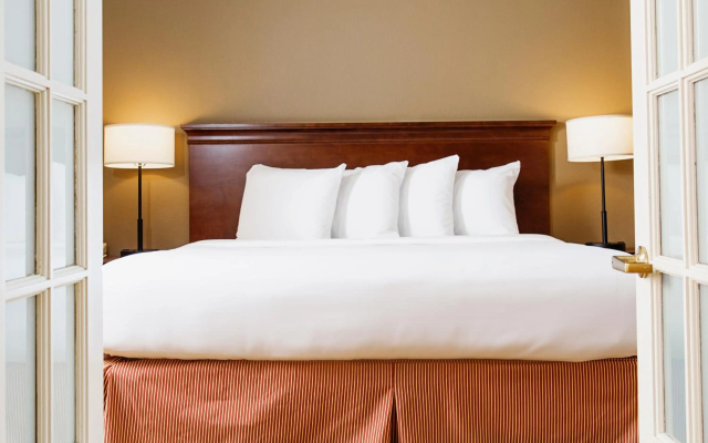 photo 4 of Country Inn & Suites by Radisson, Milwaukee West (Brookfield), WI