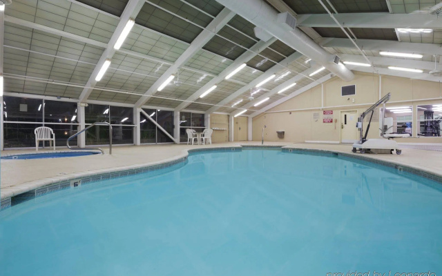 photo 3 of Country Inn & Suites by Radisson, Montgomery East, AL