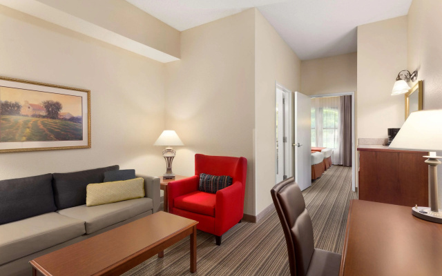 photo 4 of Country Inn & Suites by Radisson, St. Charles Historic District