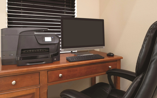 photo 5 of Country Inn & Suites by Radisson, Waterloo, IA