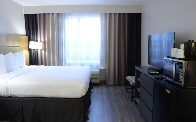 photo 3 of Country Inn & Suites by Radisson, Buford at Mall of Georgia, GA
