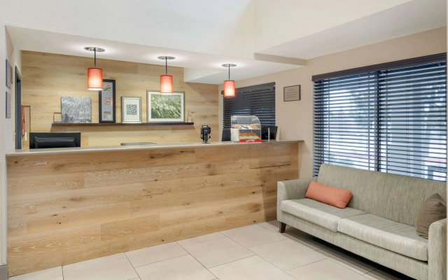 photo 3 of Country Inn & Suites by Radisson, Columbia, MO