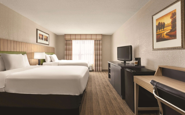 photo 3 of Country Inn & Suites by Radisson, Georgetown, KY