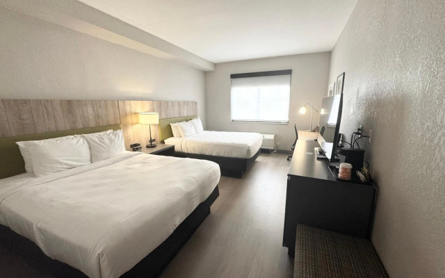 photo 2 of Country Inn & Suites by Radisson, Port Charlotte, FL