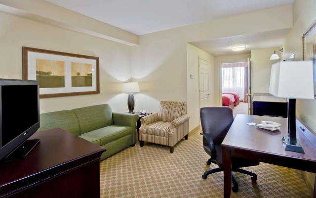 photo 5 of Country Inn & Suites by Radisson, Port Charlotte, FL