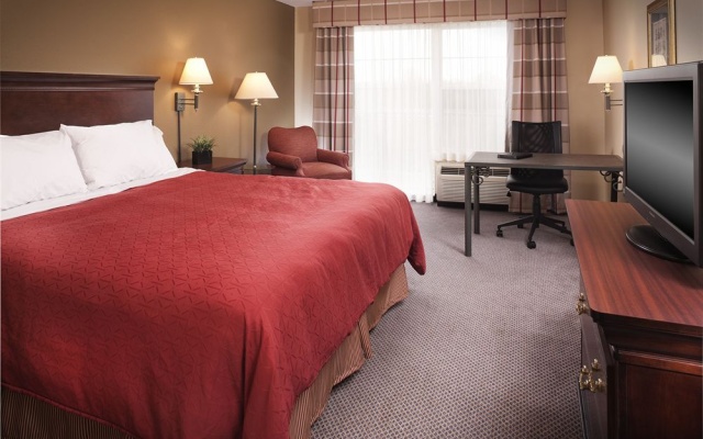 photo 3 of Country Inn And Suites, Milwaukee West