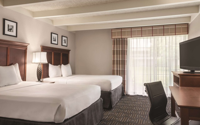 photo 2 of Country Inn & Suites by Radisson, Woodbury, MN